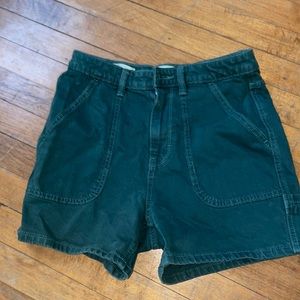 Forest Green Women’s Cargo Shorts (Size 2)